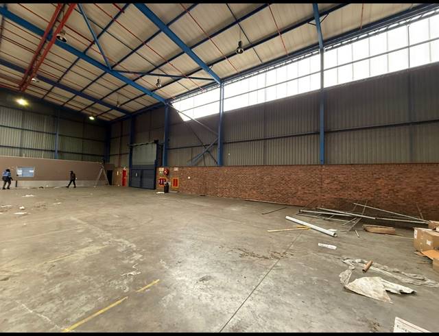 2,594M² WAREHOUSE TO LET IN SPARTAN